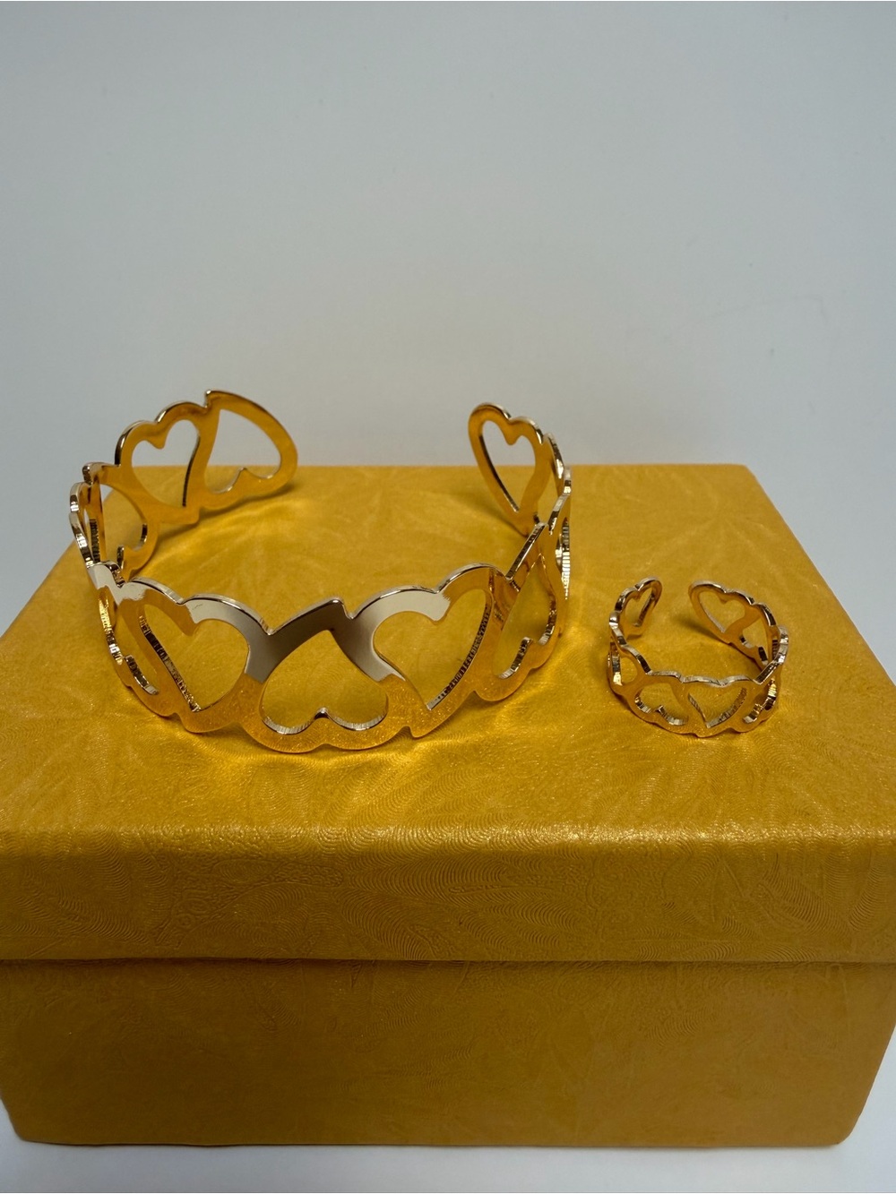 Matching Gold Heart Bracelet & Ring Set NWOT